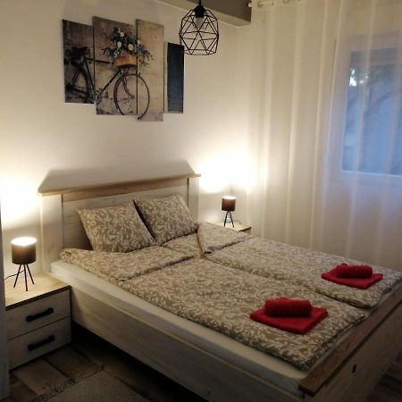 Apartman Petres Сомбор Екстер'єр фото